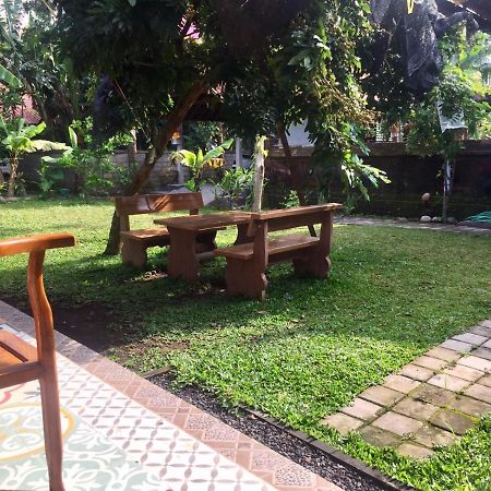 Raditya Homestay Mambat Eksteriør bilde