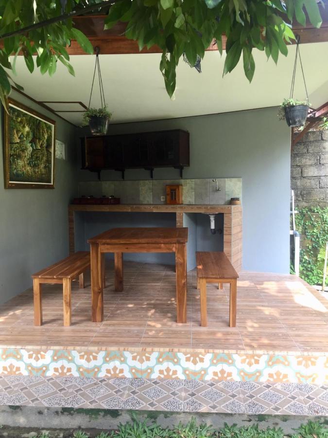 Raditya Homestay Mambat Eksteriør bilde