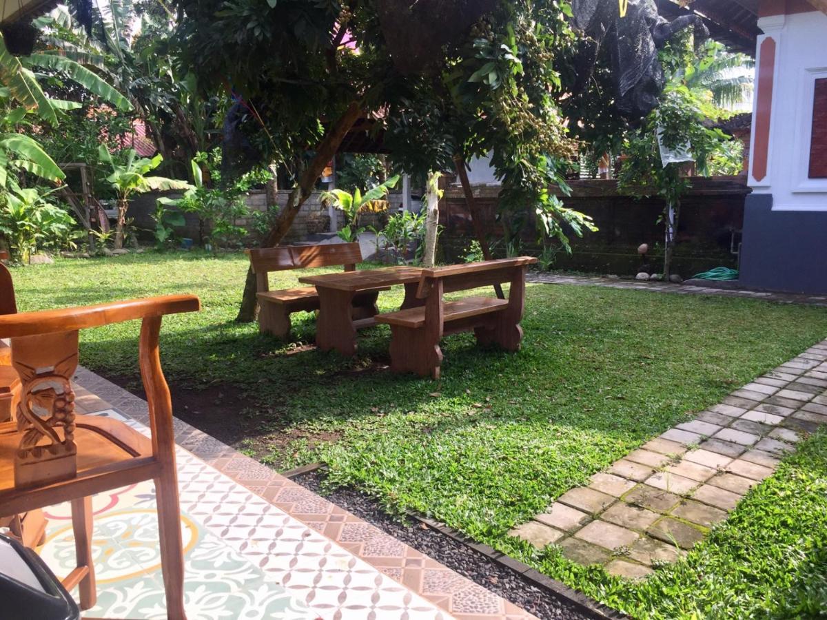 Raditya Homestay Mambat Eksteriør bilde