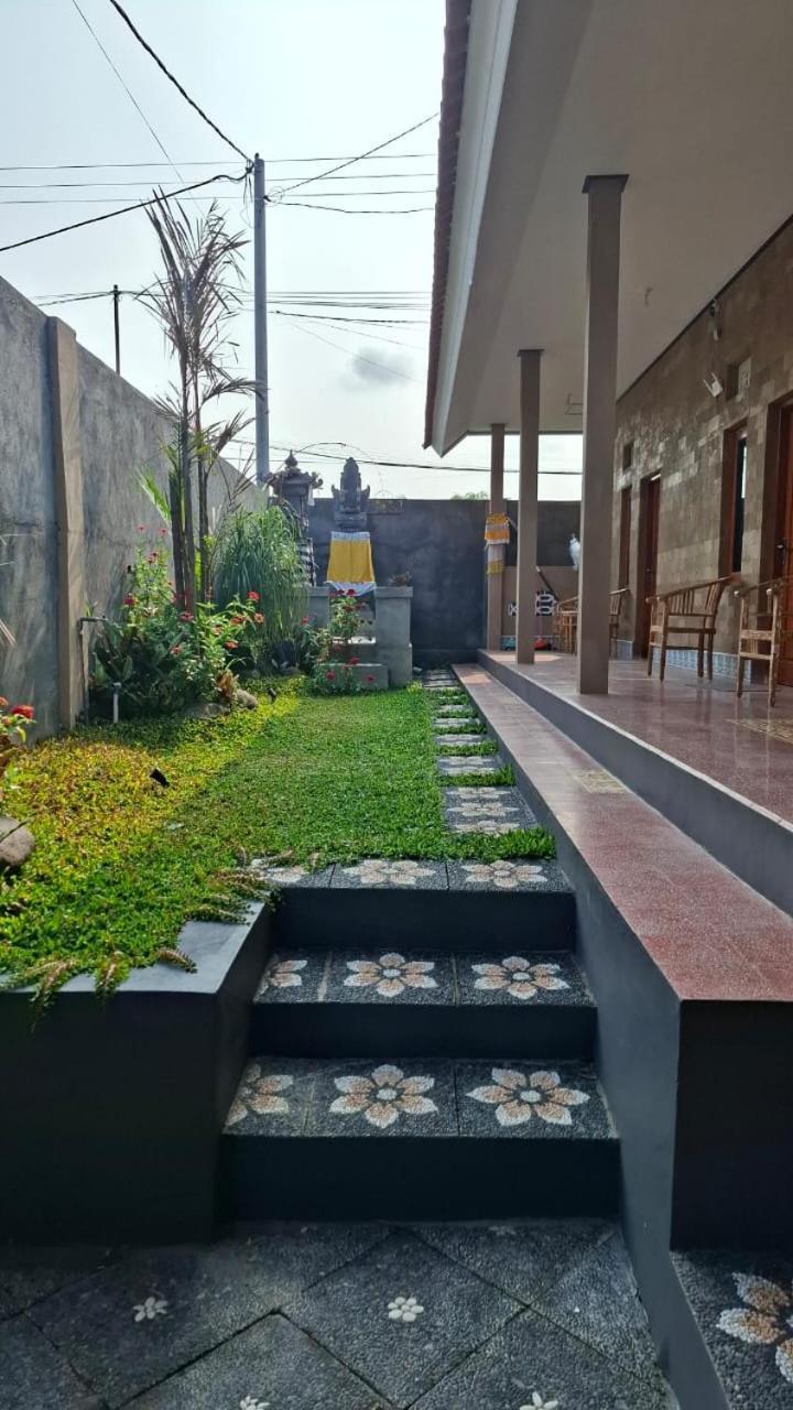 Raditya Homestay Mambat Eksteriør bilde